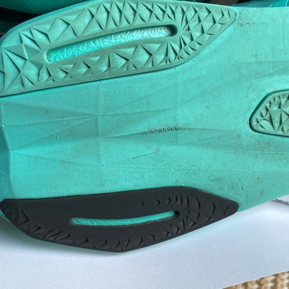 Men’s Size 10 New Balance Rebel v4’s - Picture 6 of 9